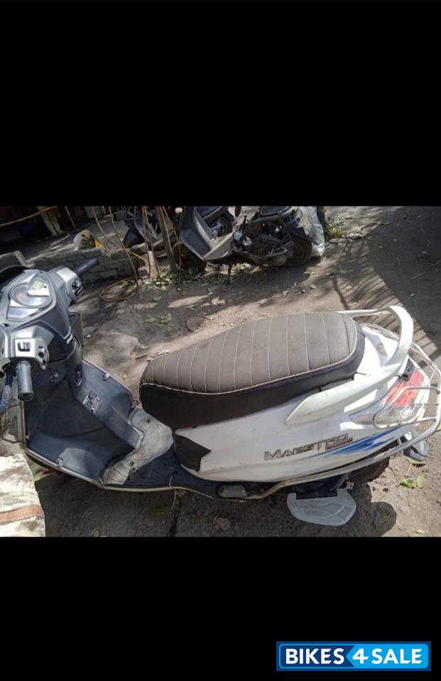 White Hero Maestro Edge 125