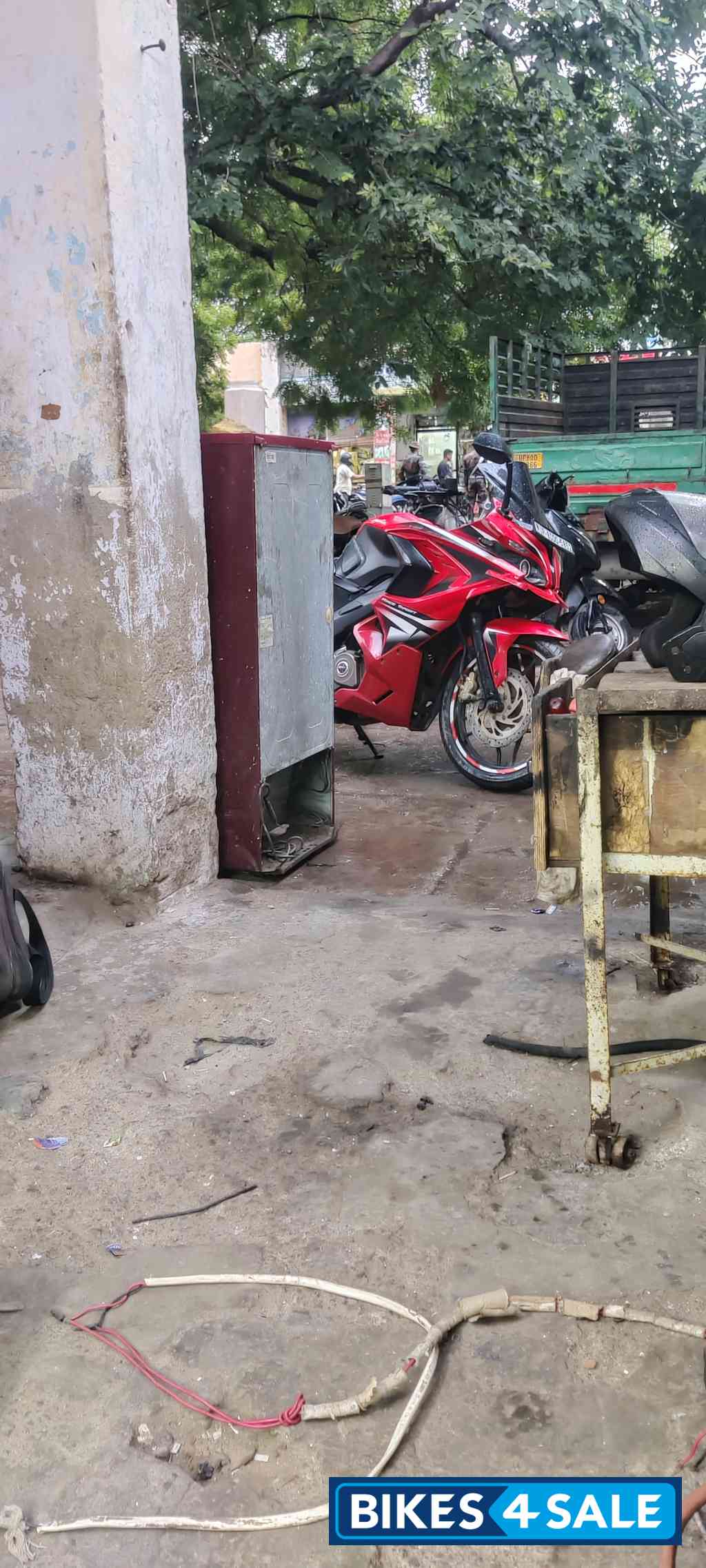 Bajaj Pulsar RS 200