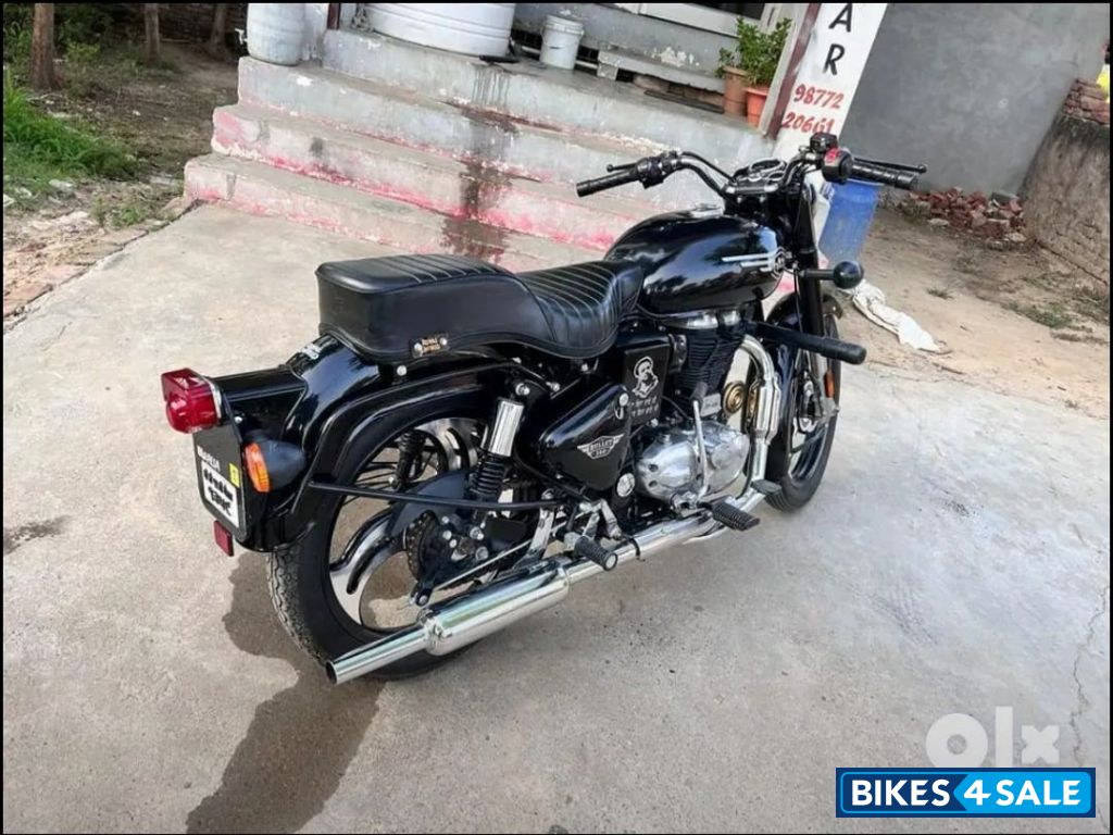 Black Royal Enfield Bullet 350 KS BS6