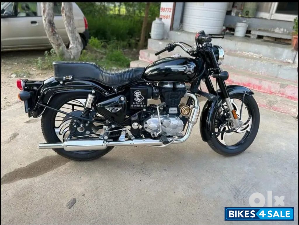 Black Royal Enfield Bullet 350 KS BS6