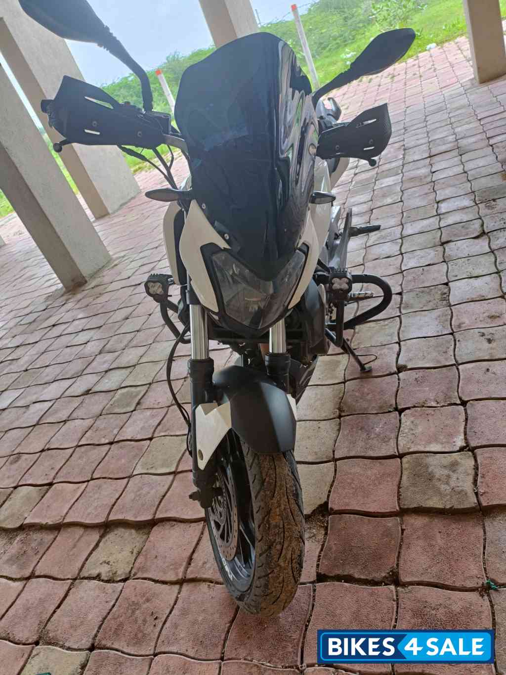 Bajaj Dominar 400