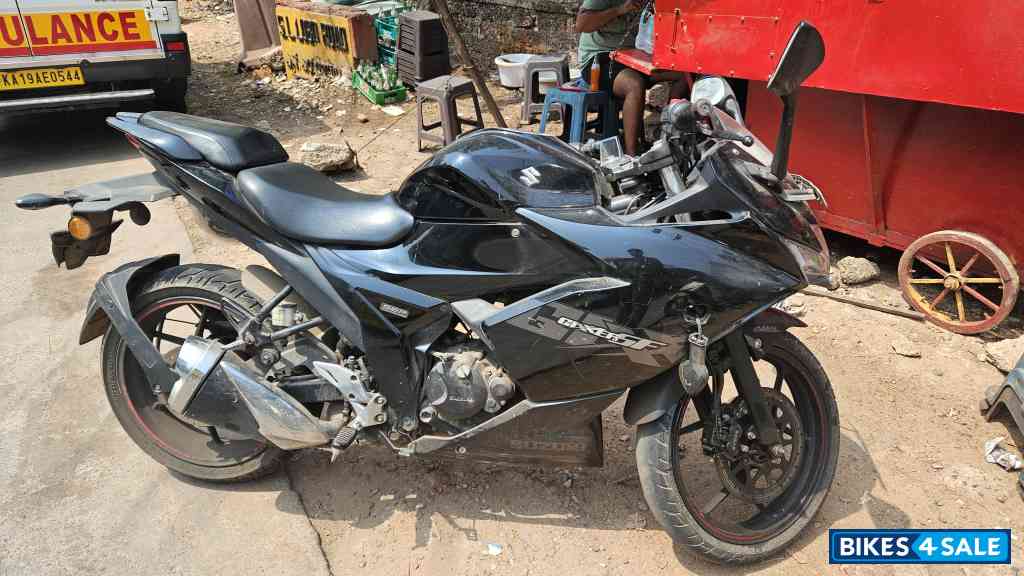 Suzuki Gixxer SF Fi