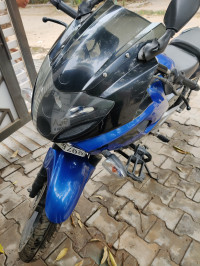 Bajaj Pulsar 220F