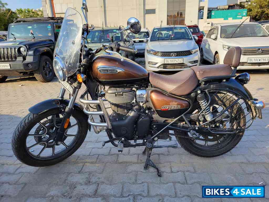 Royal Enfield Meteor 350 Supernova