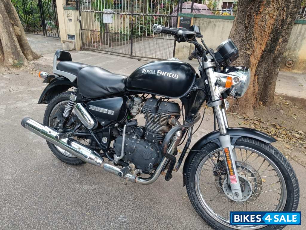 Black Royal Enfield Thunderbird 350