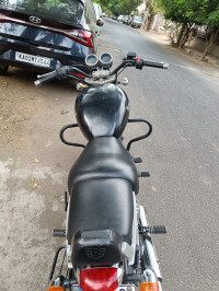 Black Royal Enfield Thunderbird 350