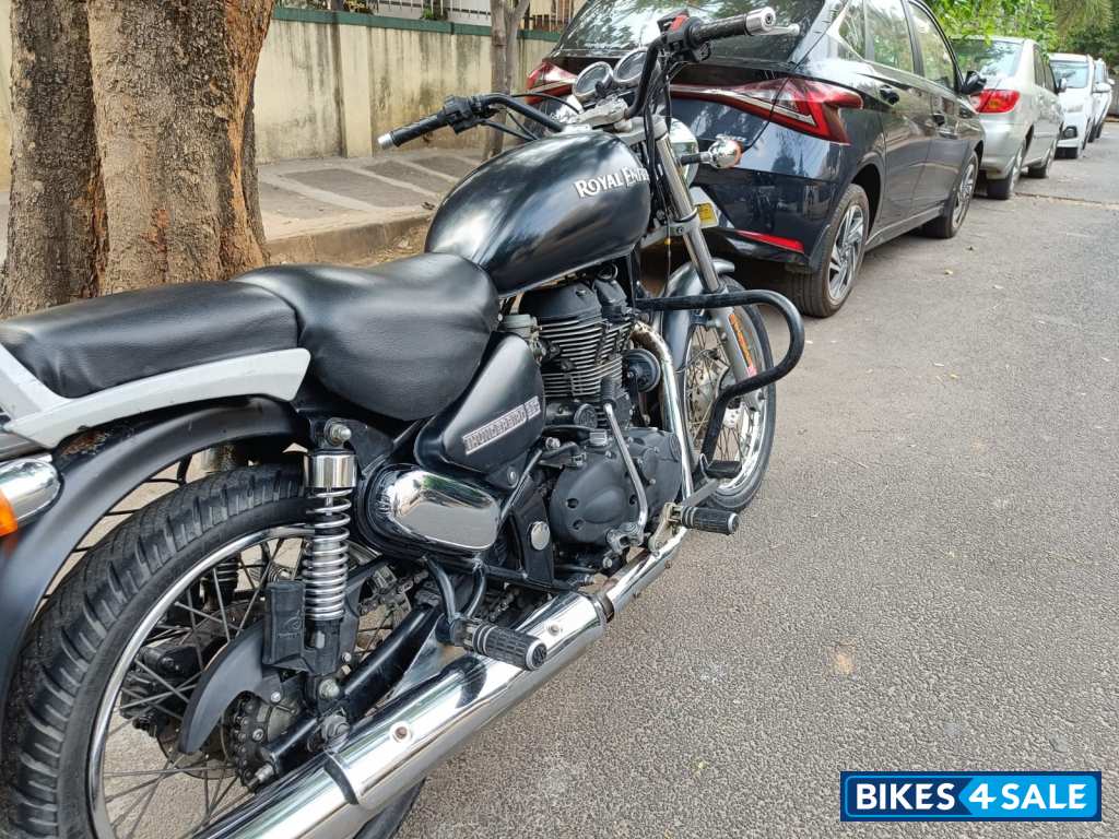 Black Royal Enfield Thunderbird 350