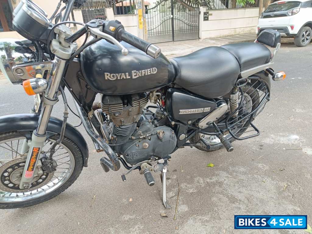 Black Royal Enfield Thunderbird 350