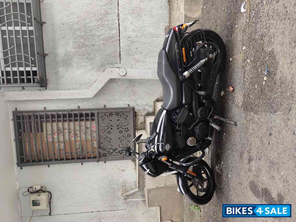 Matt Black Harley Davidson Street 750