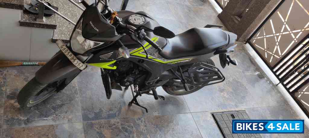 Honda CB Hornet 160R Honda CB Hornet 160R