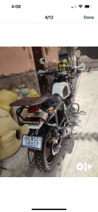 Snow Whit Royal Enfield Himalayan BS VI