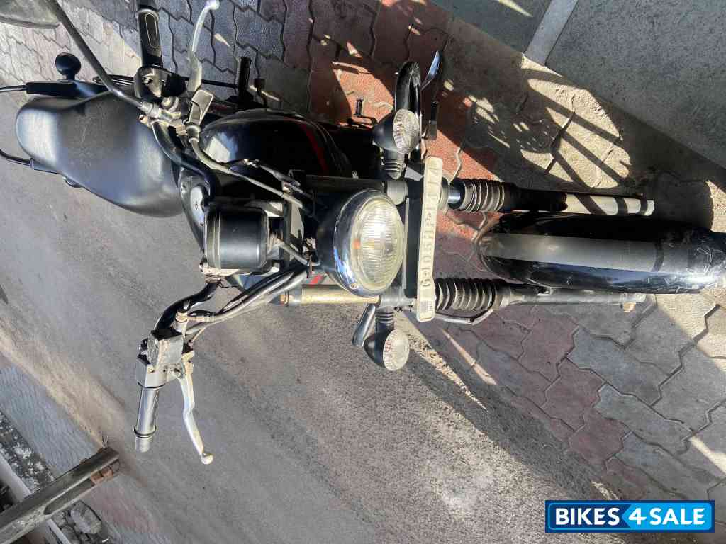 Black Bajaj Avenger Street 220