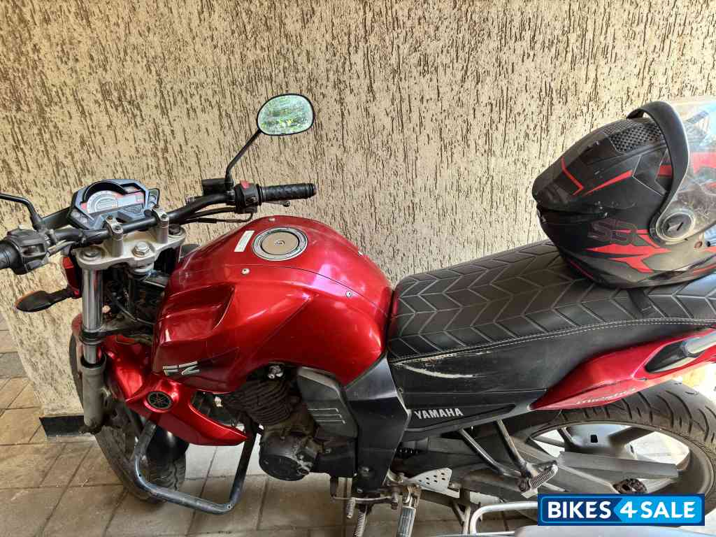 Red Yamaha FZ16