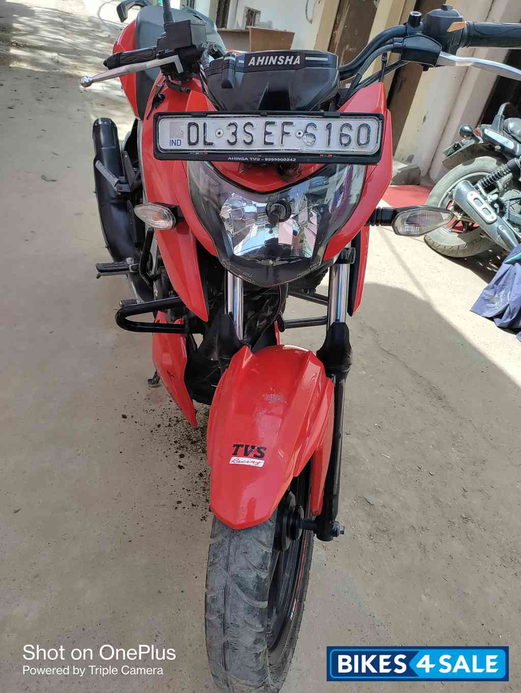 Red TVS Apache RTR 160 4V