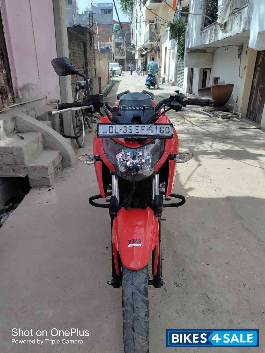 Red TVS Apache RTR 160 4V