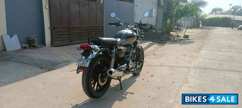 Pearl Black Honda CB350 DLX Pro