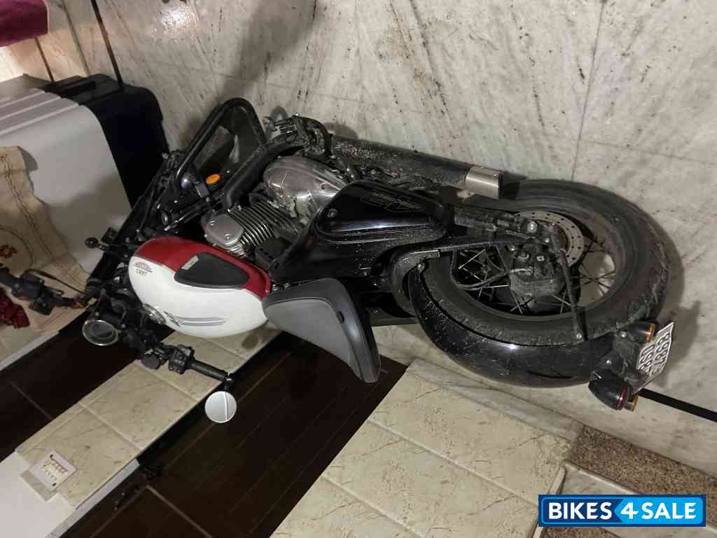 Jawa 42 Bobber Dual Channel ABS Jawa 42 Bobber Dual Channel ABS