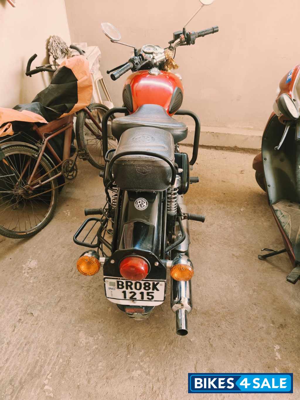 Red Royal Enfield Classic 350 Redditch Red