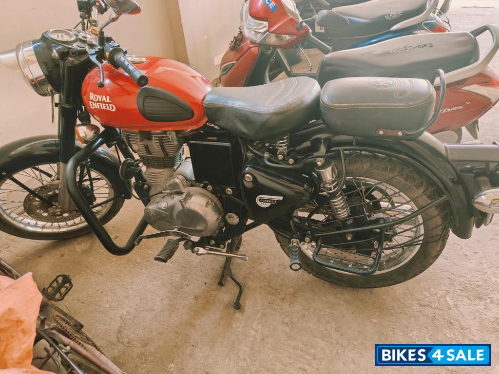 Red Royal Enfield Classic 350 Redditch Red