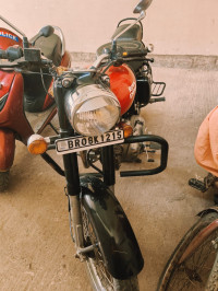Red Royal Enfield Classic 350 Redditch Red
