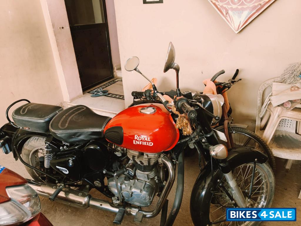 Red Royal Enfield Classic 350 Redditch Red