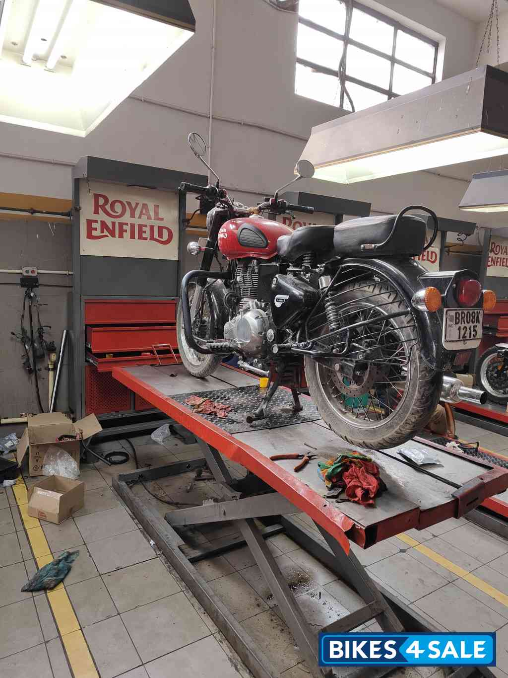 Red Royal Enfield Classic 350 Redditch Red