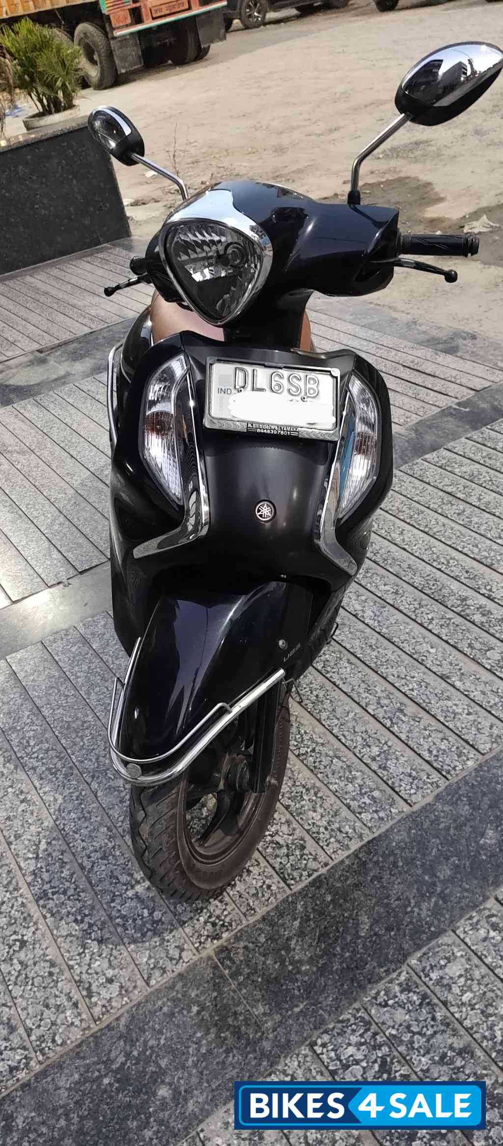 Black Yamaha Fascino 125 Fi Black Yamaha Fascino 125 Fi