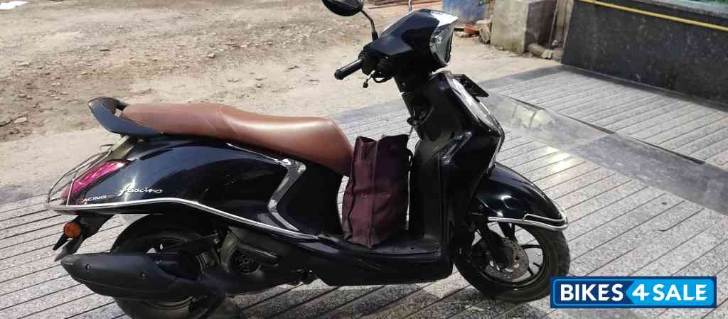 Black Yamaha Fascino 125 Fi Black Yamaha Fascino 125 Fi