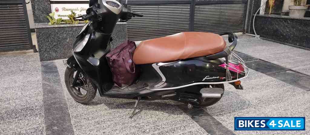 Black Yamaha Fascino 125 Fi