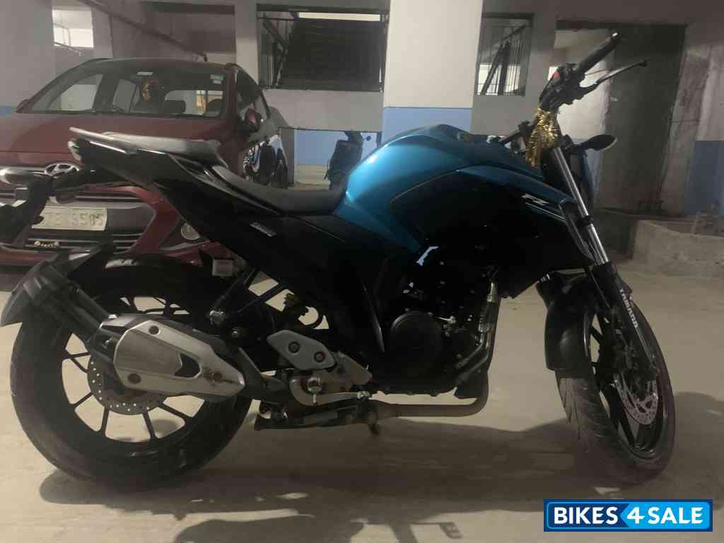 Cyan Blue Yamaha FZ25 Cyan Blue Yamaha FZ25
