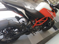 KTM Duke 125