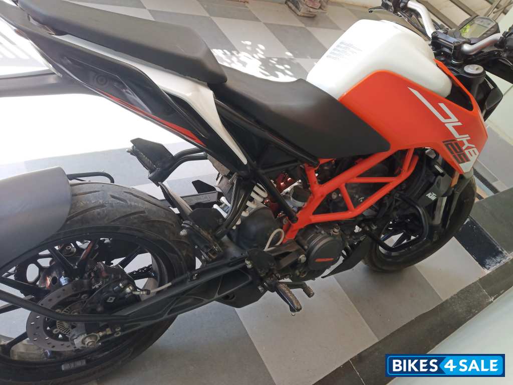 KTM Duke 125