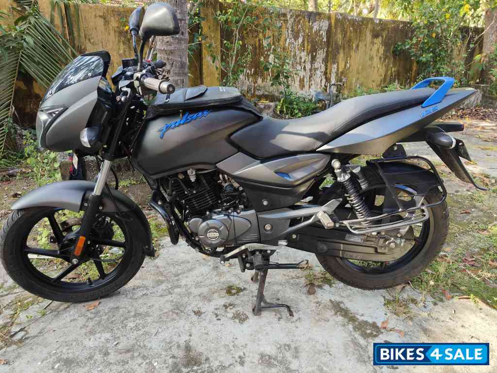 Grey Bajaj Pulsar 125 Neon