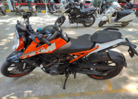 Orange KTM Duke 250