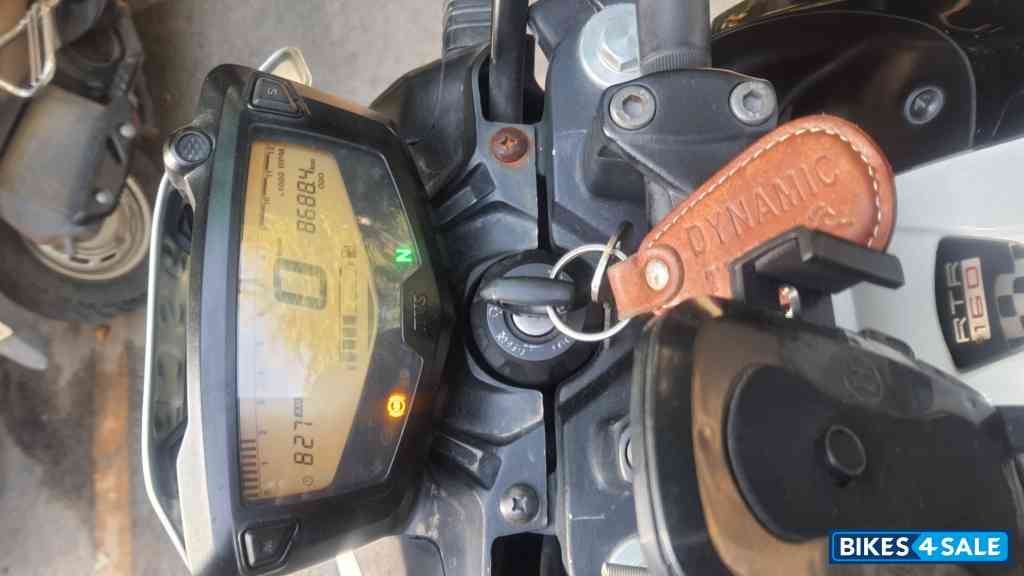 Black TVS Apache RTR 160 4V BS6