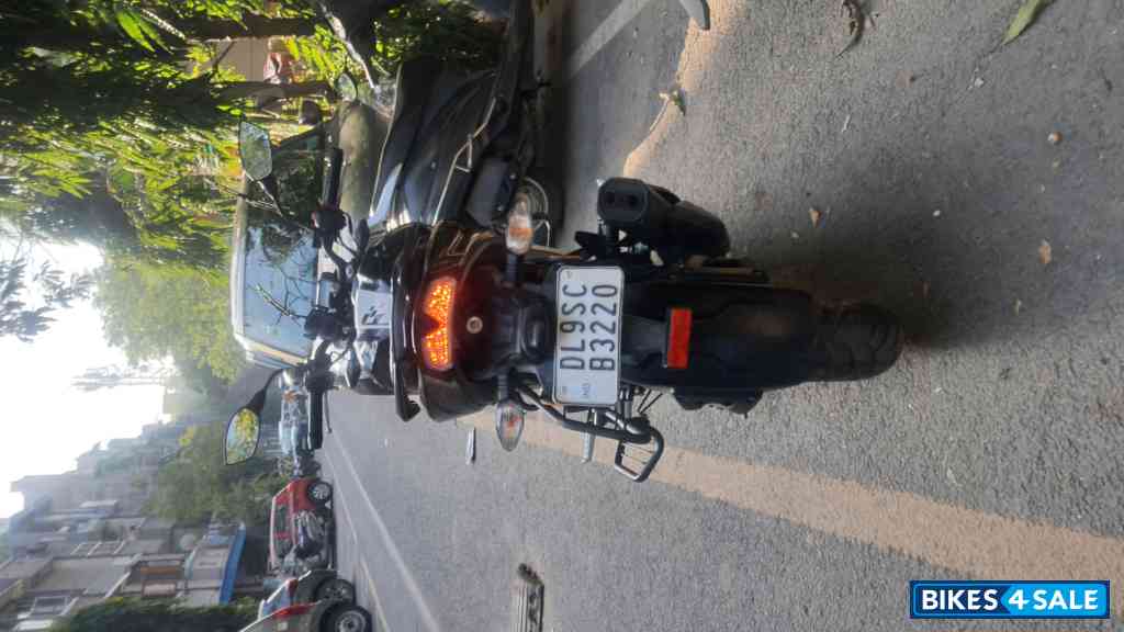 Black TVS Apache RTR 160 4V BS6