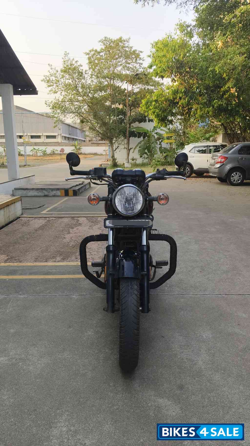 Red Benelli Imperiale 400 BS6