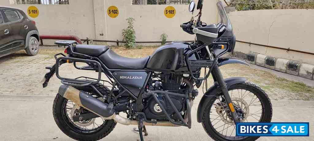 Granite Black Royal Enfield Himalayan BS VI