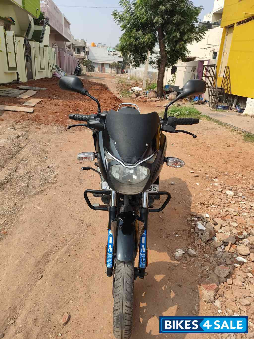 Black And Silver Bajaj Pulsar 125