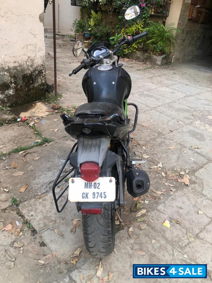 Green And Black Yamaha FZ
