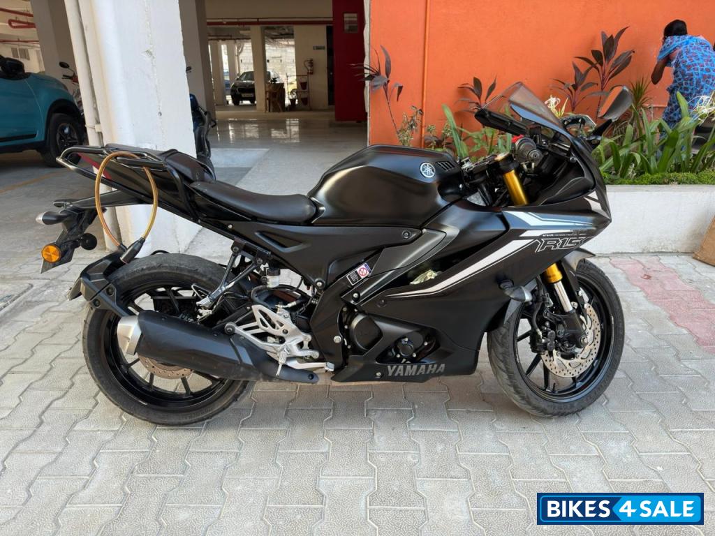 Dark Knight Yamaha R15 V4