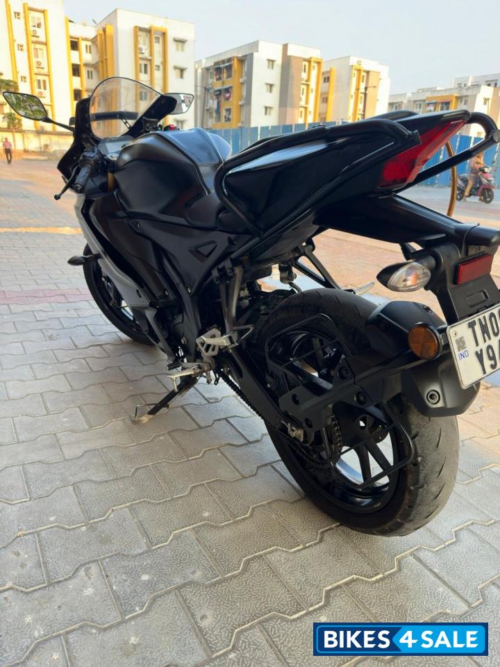 Dark Knight Yamaha R15 V4