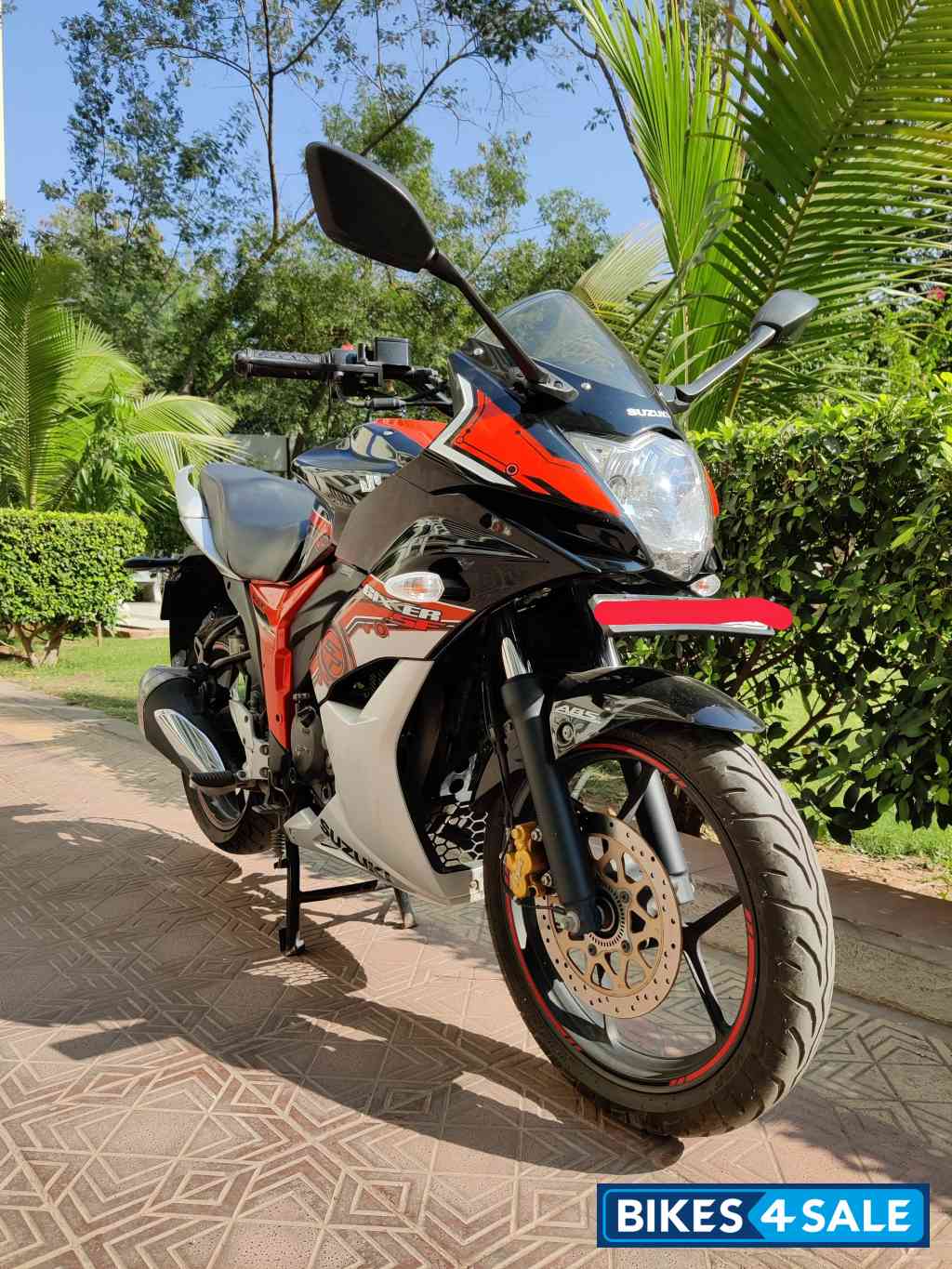 Black And Red Suzuki Gixxer SF SP