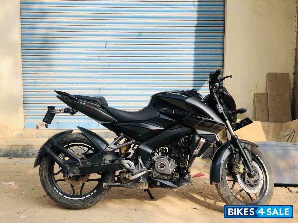 Bajaj Pulsar NS200