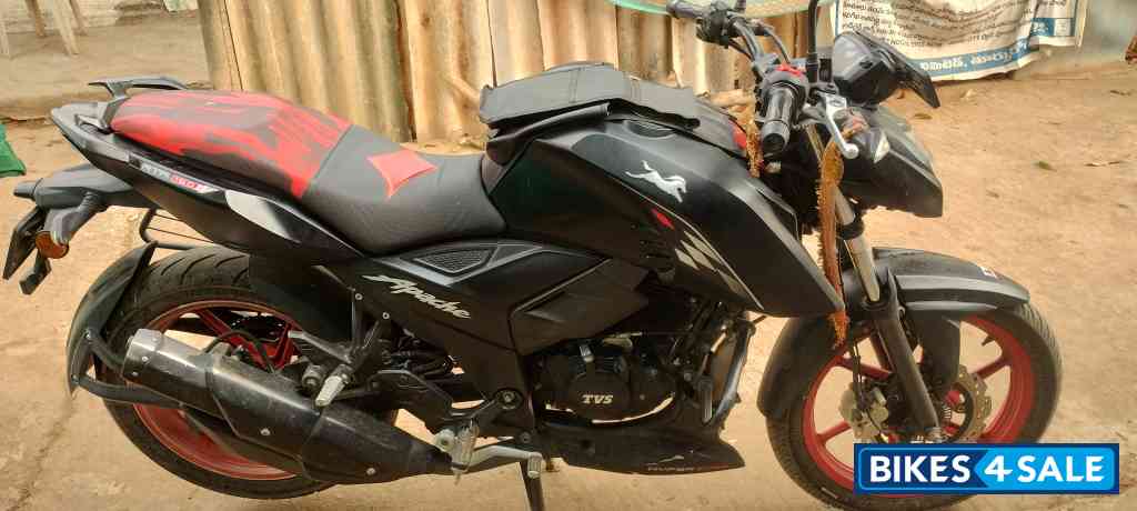 TVS Apache RTR 160 4V