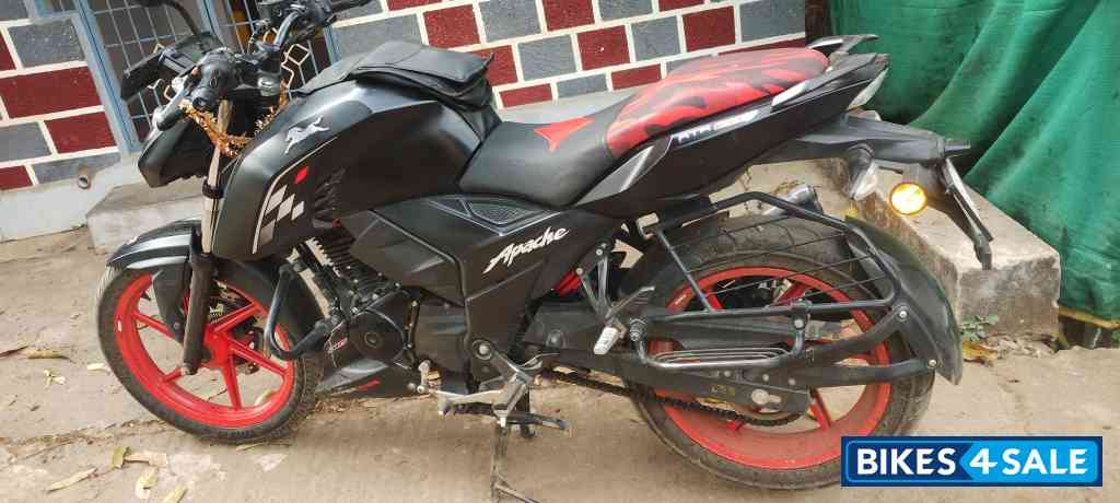 TVS Apache RTR 160 4V