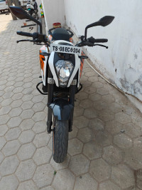 White KTM Duke 200