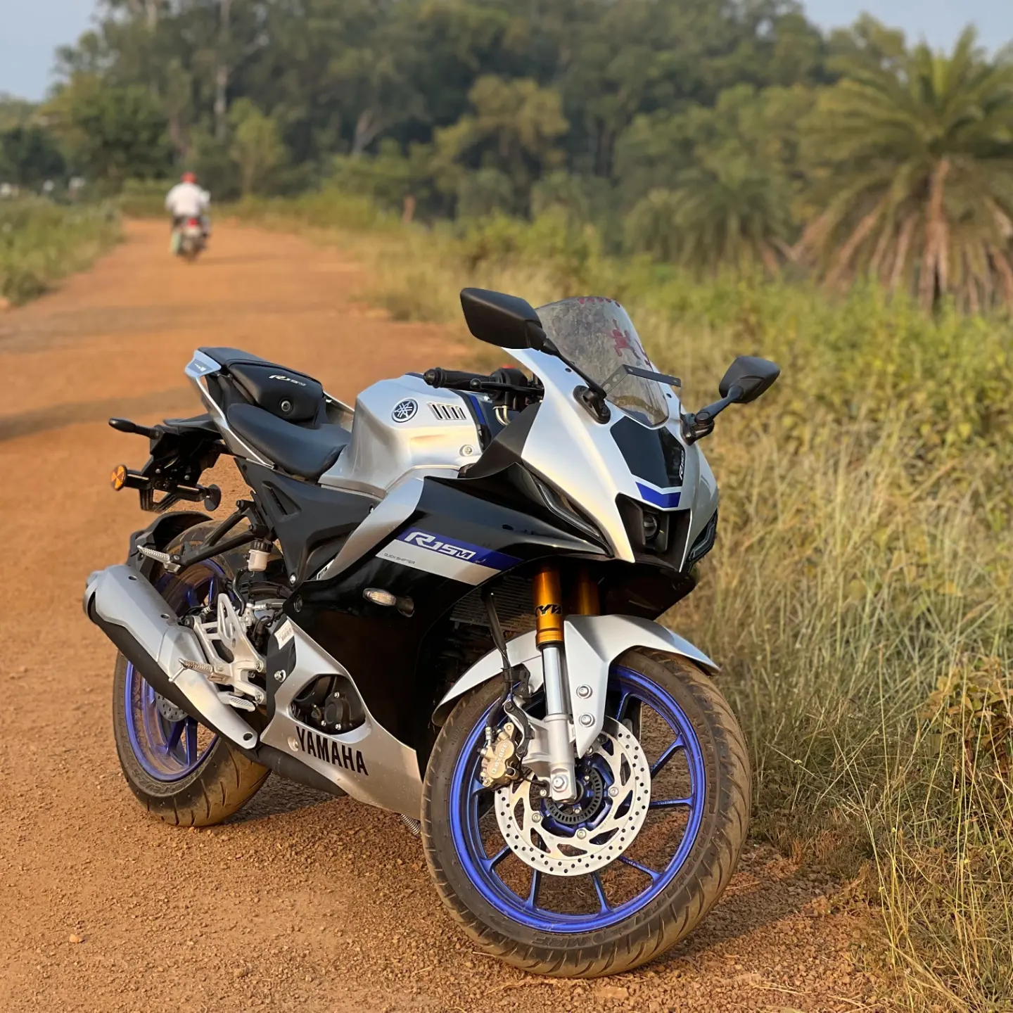 Yamaha R15M