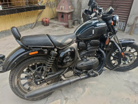 Yezdi Roadster Dual Tone