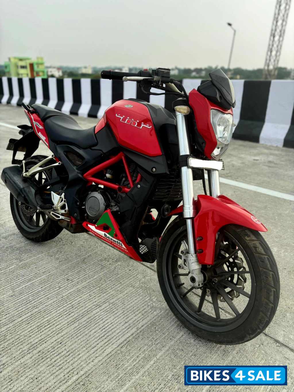 Red Benelli TNT 25
